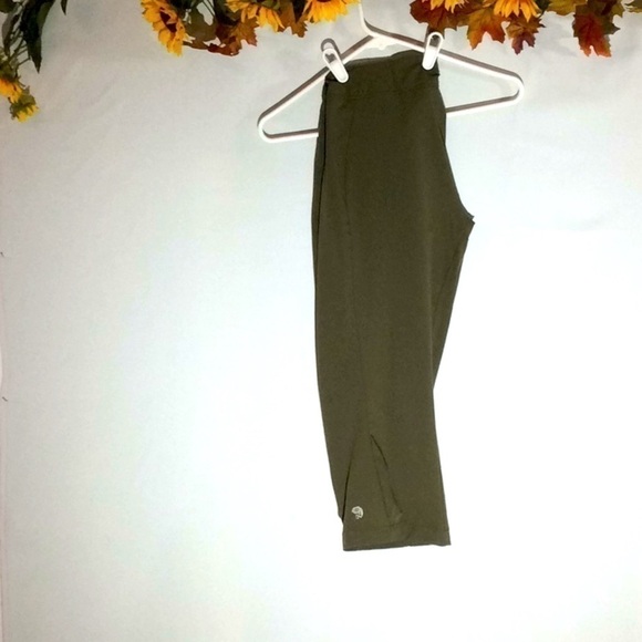 Mountain Hardwear Short Hiking Pants, Size 4, Army Green. - Picture 2 of 4